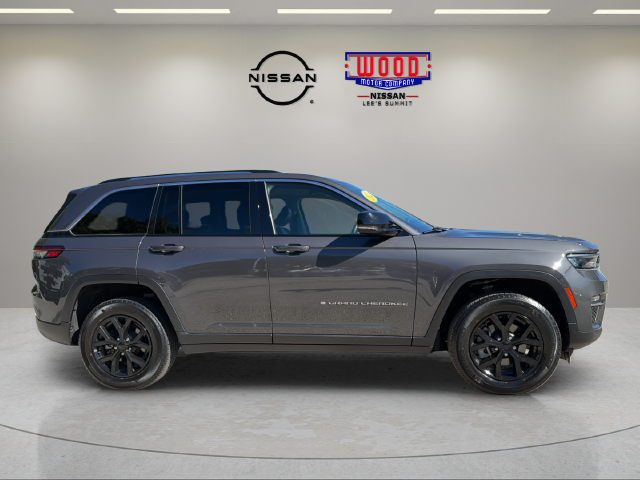 Used 2022 Jeep Grand Cherokee Limited with VIN 1C4RJHBG3N8557409 for sale in Kansas City