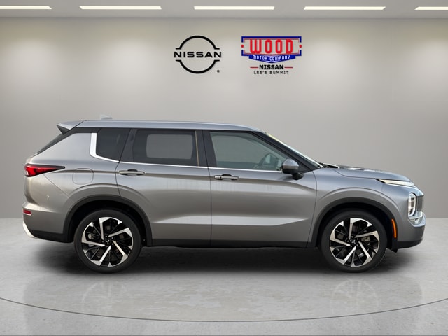 Used 2024 Mitsubishi Outlander SE with VIN JA4J4VA8XRZ042141 for sale in Kansas City