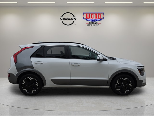 Used 2024 Kia Niro Wave with VIN KNDCT3L17R5086949 for sale in Kansas City