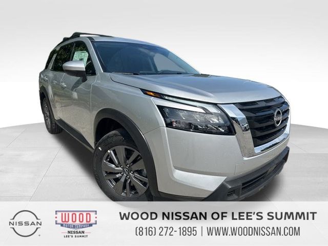 2025 Nissan Pathfinder SV's photo