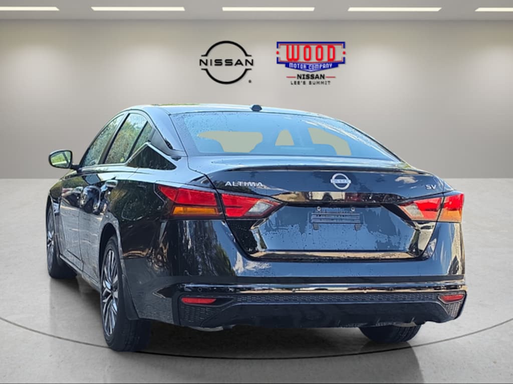 Used 2024 Nissan Altima 2.5 SV Sedan