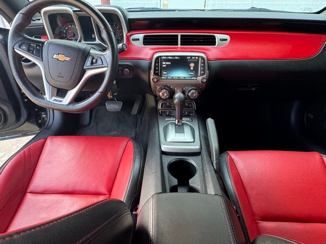 2015 Chevrolet Camaro SS photo 3