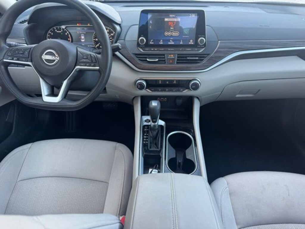 Used 2024 Nissan Altima 2.5 SV Sedan