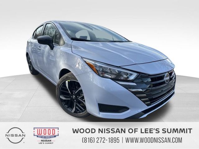 2025 Nissan Versa SR's photo