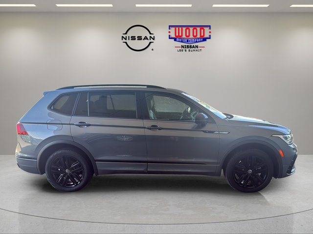 Used 2022 Volkswagen Tiguan SE R-LINE BLACK with VIN 3VV8B7AX1NM123832 for sale in Kansas City