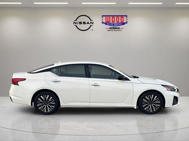 Used 2024 Nissan Altima SV with VIN 1N4BL4DV9RN315947 for sale in Kansas City