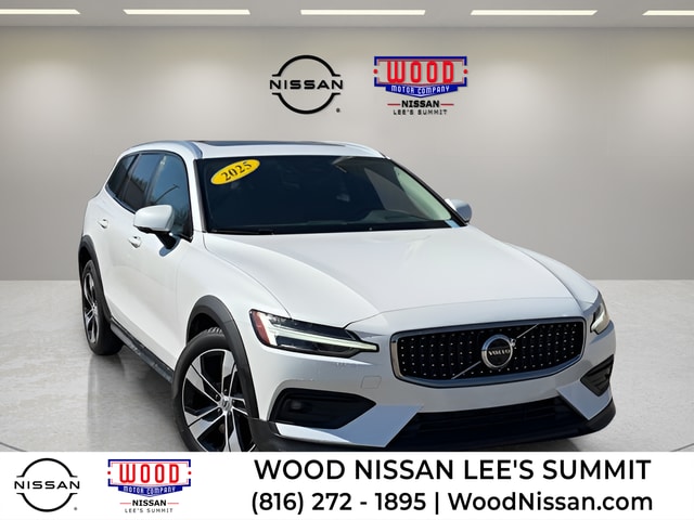 2025 Volvo V60 Cross Country B5 Plus AWD's photo