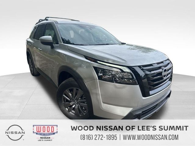 2025 Nissan Pathfinder SV's photo
