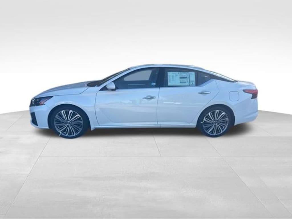 New 2025 Nissan Altima SL Sedan