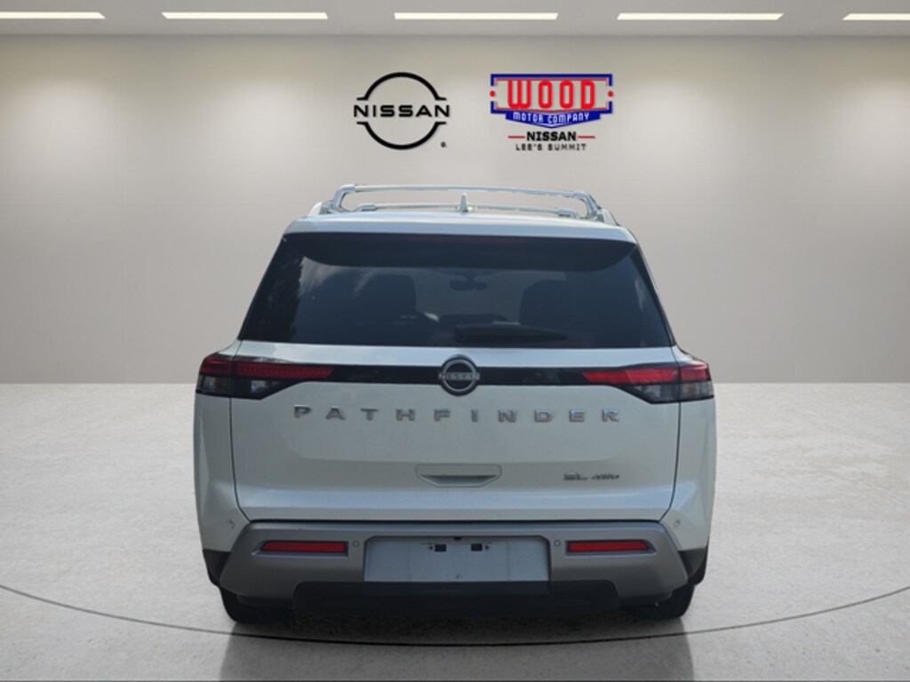 Used 2024 Nissan Pathfinder SL SUV