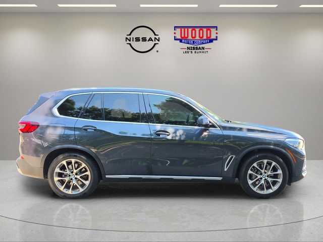 Used 2021 BMW X5 40i with VIN 5UXCR6C04M9E73288 for sale in Kansas City