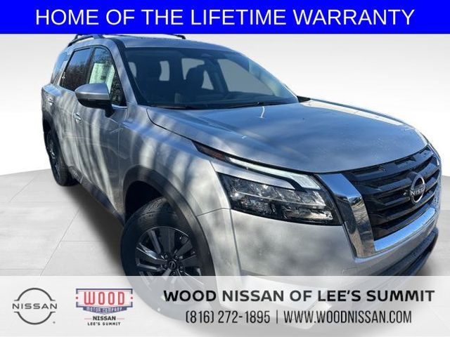 2025 Nissan Pathfinder SV's photo