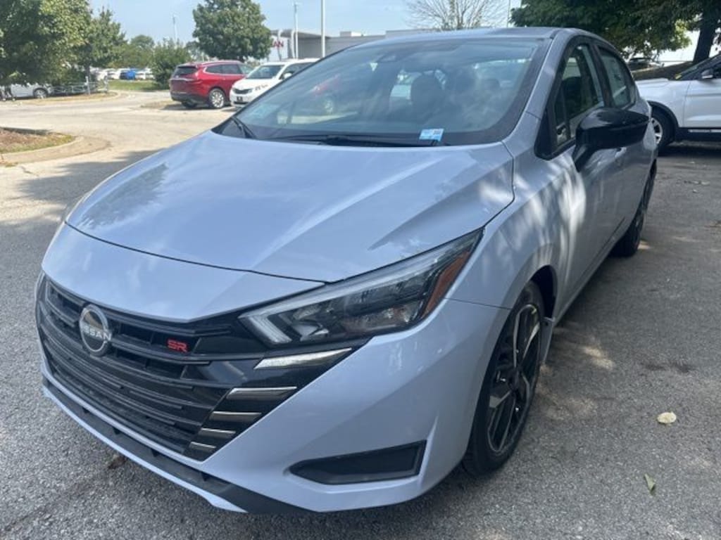 New 2025 Nissan Versa 1.6 SR Sedan