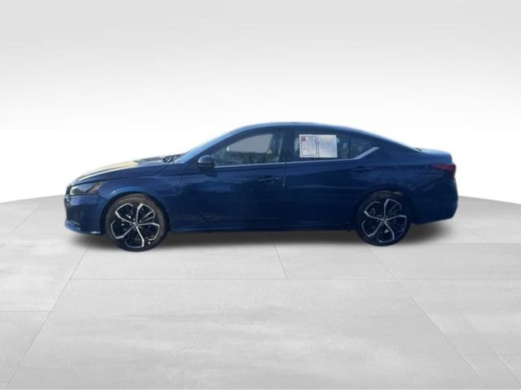 Used 2023 Nissan Altima 2.5 SR Sedan