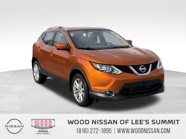 2017 Nissan Rogue Sport SV's photo