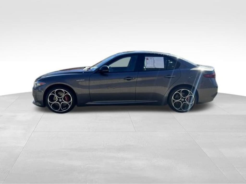 Used 2023 Alfa Romeo Giulia Veloce Sedan