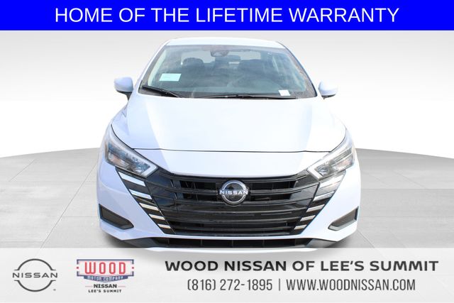 2025 Nissan Versa 1.6 SV photo 2