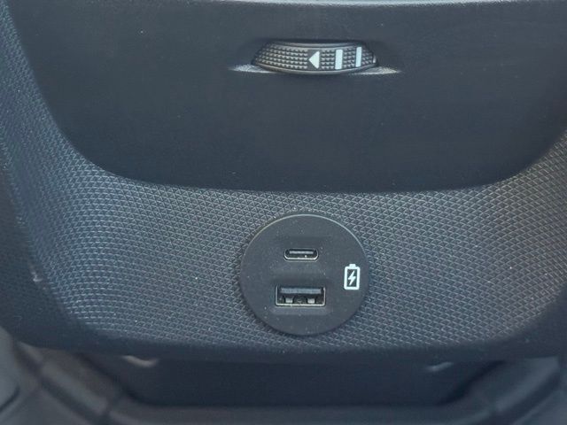 2021 Ford Mustang Mach-E Premium photo 4