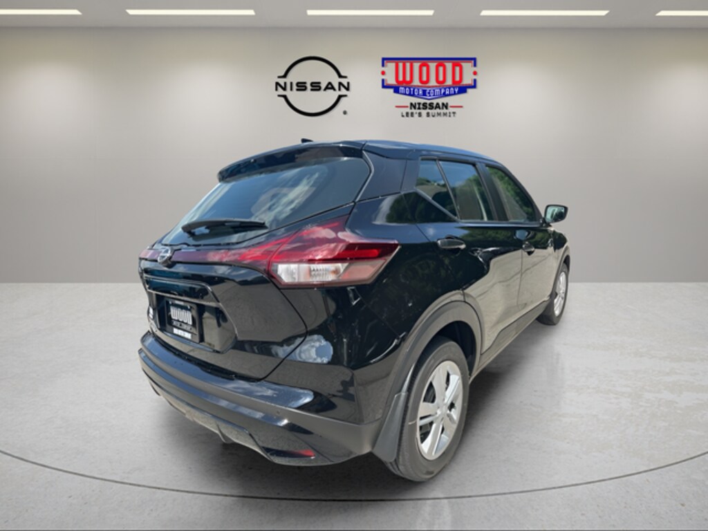 New 2025 Nissan Kicks Play S SUV
