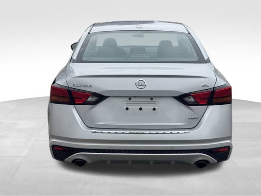 Used 2021 Nissan Altima 2.5 SL Sedan