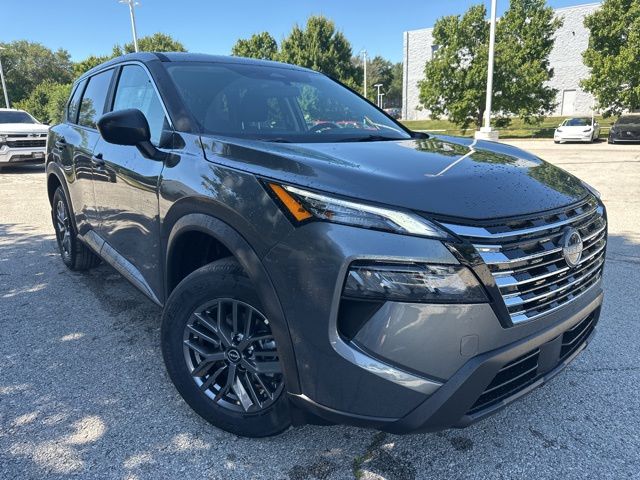 2026 Nissan Rogue S's photo