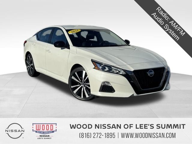 2021 Nissan Altima SR's photo