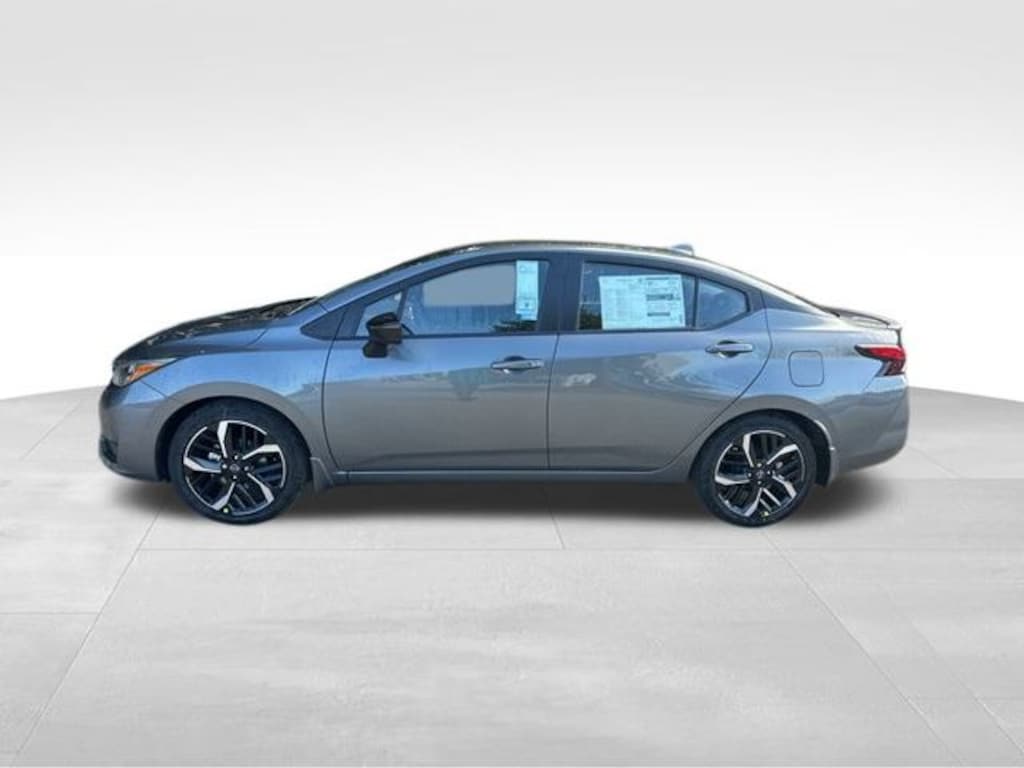 New 2025 Nissan Versa 1.6 SR Sedan