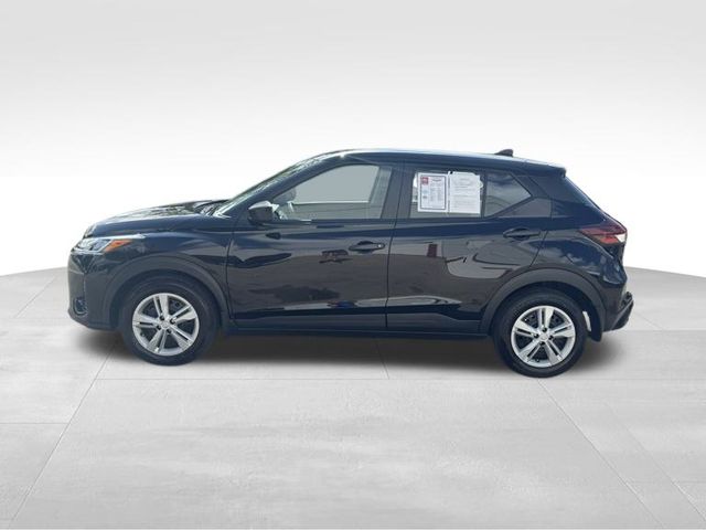 2025 Nissan Kicks Play S photo 3