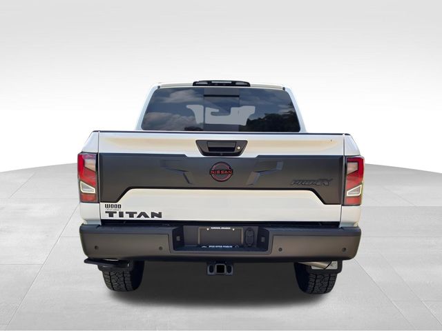 2024 Nissan Titan PRO-4X photo 3