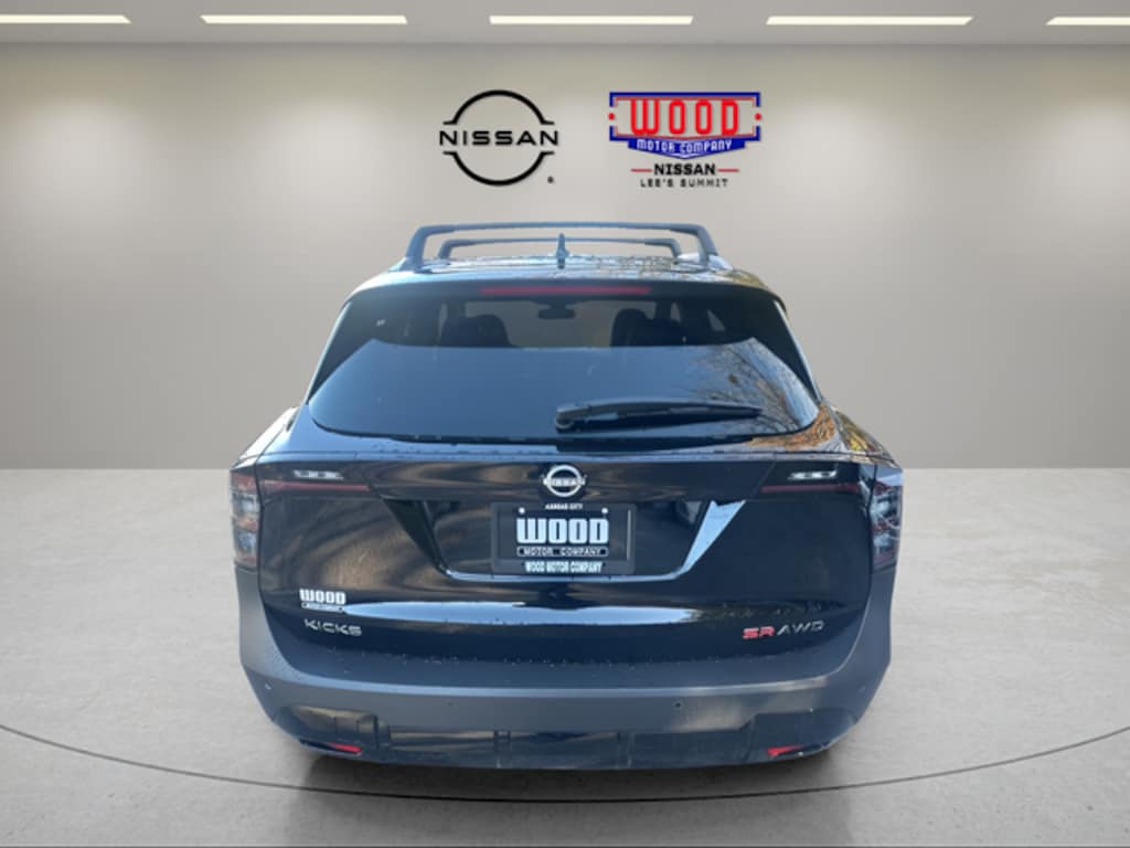 New 2026 Nissan Kicks SR SUV