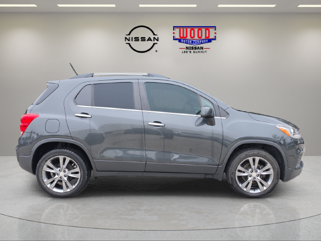 Used 2017 Chevrolet Trax LT with VIN 3GNCJPSB3HL159893 for sale in Kansas City