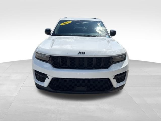 Used 2023 Jeep Grand Cherokee Altitude with VIN 1C4RJHAG7PC585795 for sale in Hurst, TX