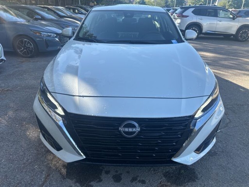 New 2025 Nissan Altima SL Sedan