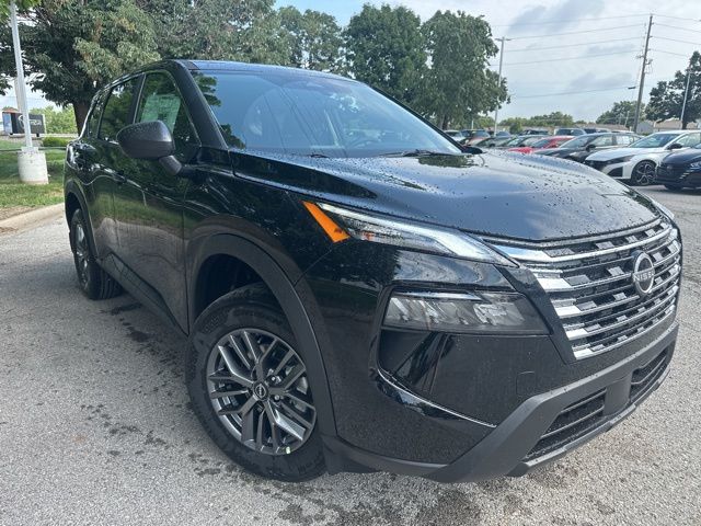 2026 Nissan Rogue S's photo