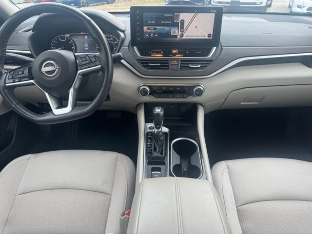 Used 2023 Nissan Altima 2.5 SV Sedan