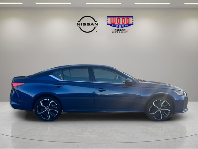 Used 2023 Nissan Altima SR with VIN 1N4BL4CV3PN367444 for sale in Kansas City