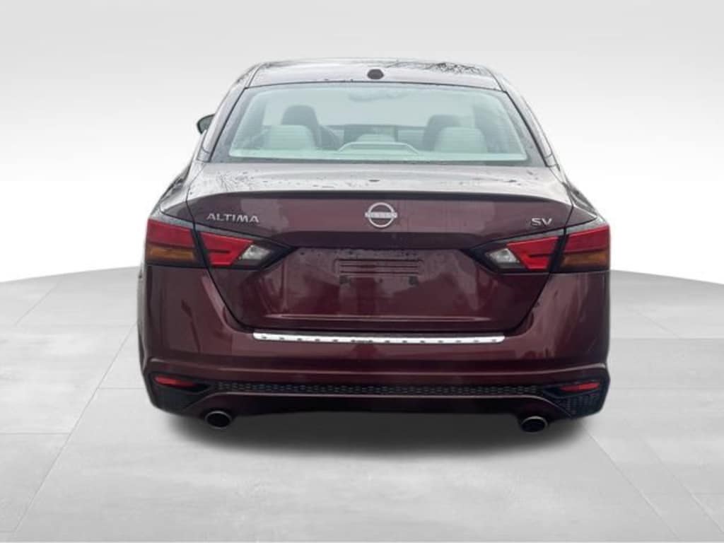Used 2023 Nissan Altima 2.5 SV Sedan