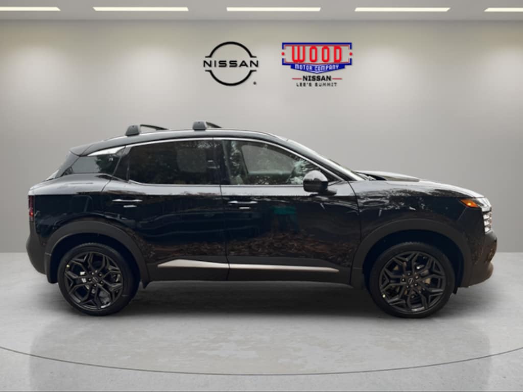 New 2026 Nissan Kicks SR SUV