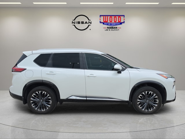 Used 2024 Nissan Rogue Platinum with VIN JN8BT3DDXRW450879 for sale in Kansas City