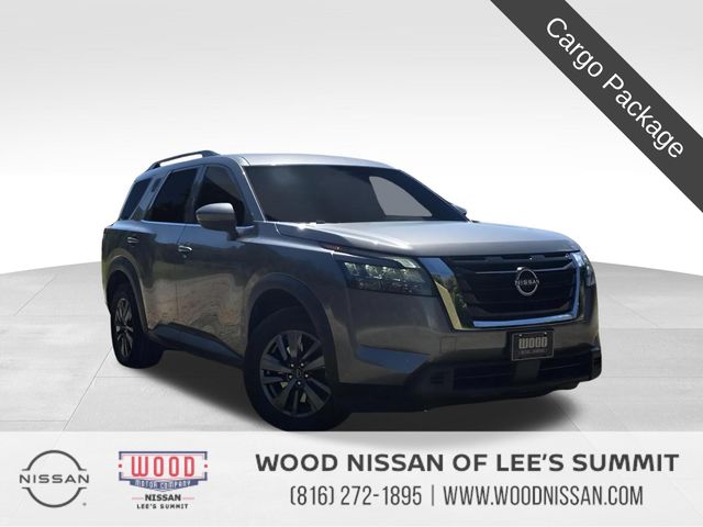 2023 Nissan Pathfinder SV's photo
