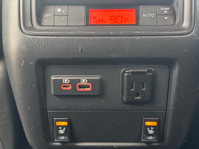 2020 Nissan Pathfinder Platinum photo 3