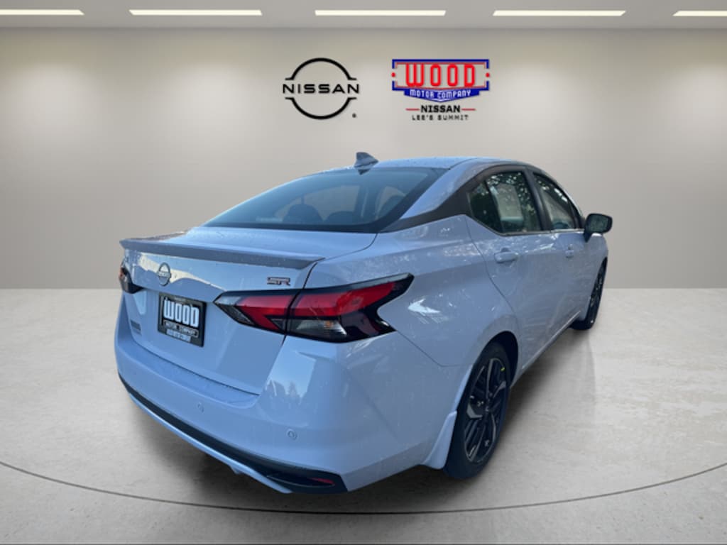 New 2025 Nissan Versa 1.6 SR Sedan