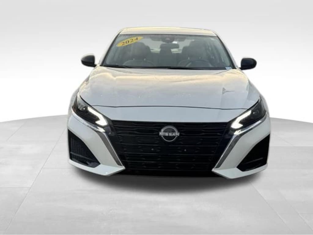 Used 2024 Nissan Altima 2.5 SV Sedan