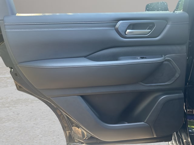 2026 Nissan Armada SV - Photo 25
