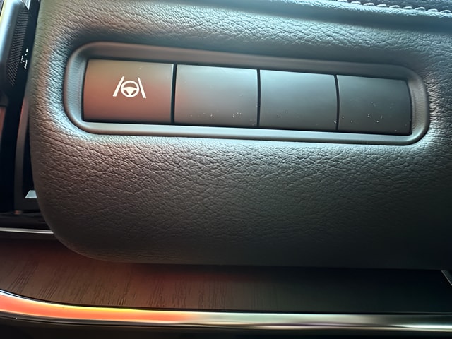 2026 Nissan Armada SV - Photo 32