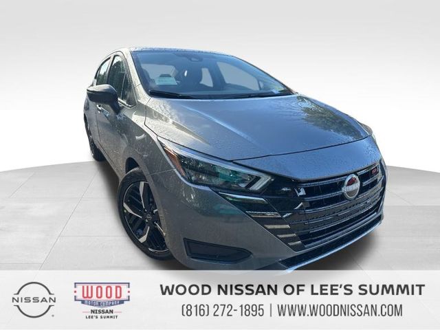 2025 Nissan Versa Sedan SR's photo