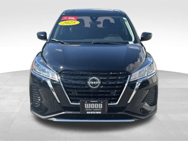 Certified 2025 Nissan KICKS PLAY Base with VIN 3N1CP5BV0SL477129 for sale in Kansas City