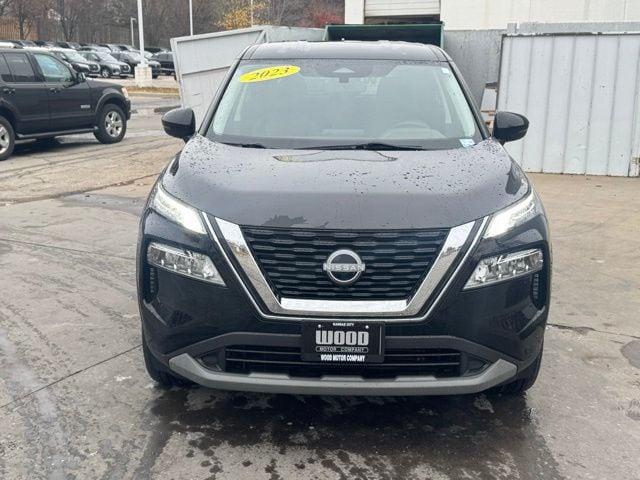 Used 2023 Nissan Rogue SV with VIN JN8BT3BB5PW181110 for sale in Kansas City