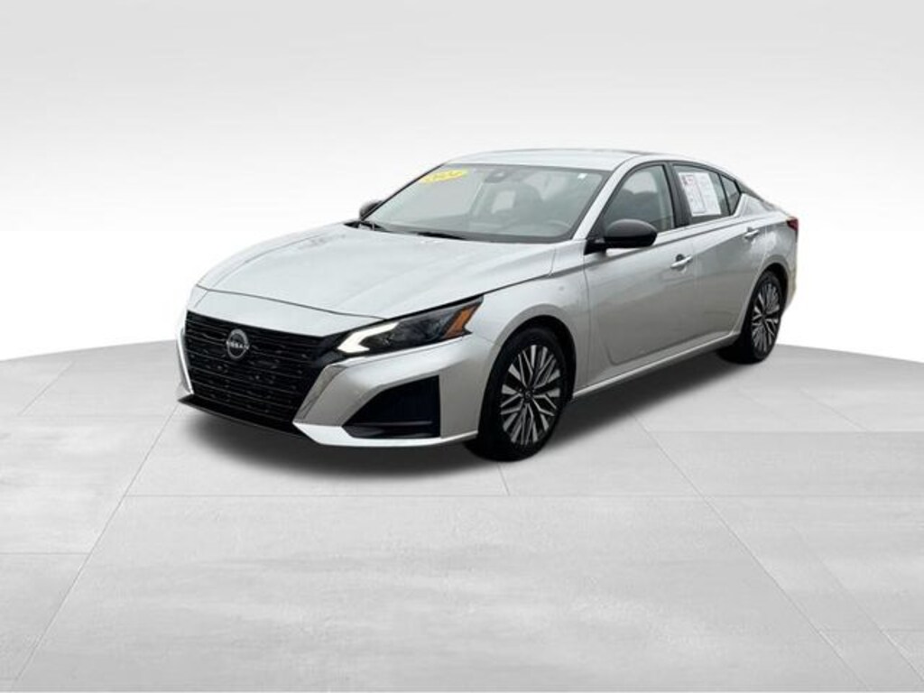 Used 2024 Nissan Altima 2.5 SV Sedan
