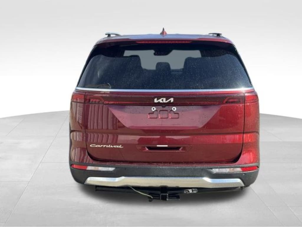 Used 2022 Kia Carnival SX Minivan/Van